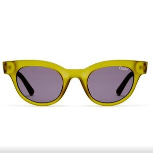 Quay Star Struck Sunglasses in Olive/Smoke